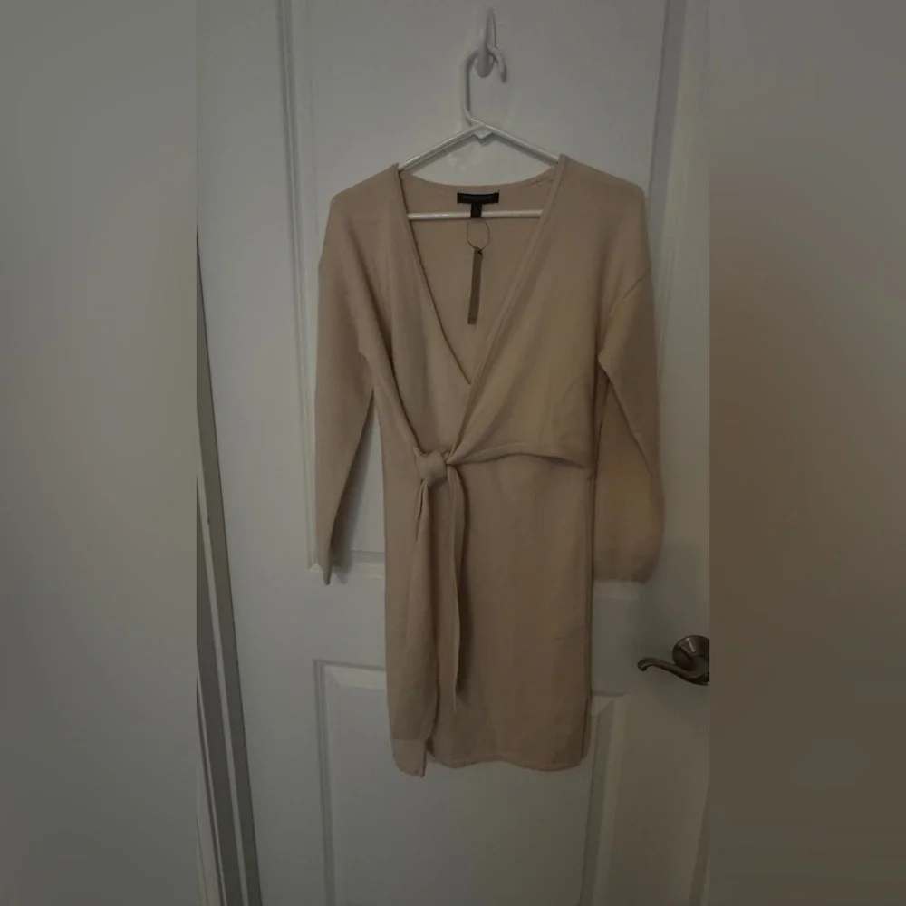 Banana Republic Long Sleeve Wrap Dress in Cream Color - Picture 7 of 7